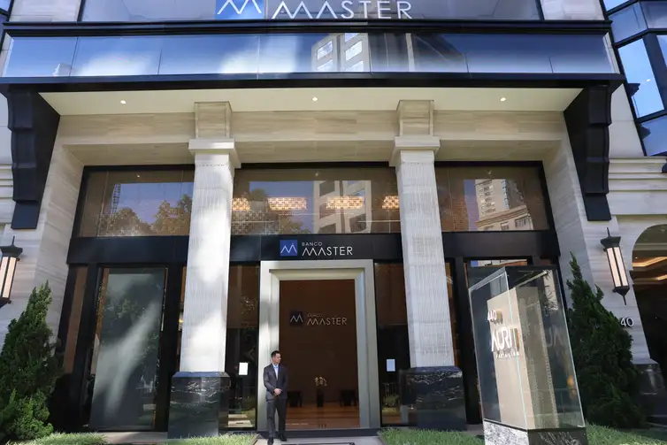 São Paulo (SP), 19/11/2025 - Fachada do Banco Master na rua Elvira Ferraz em Itaim Bibi. Foto: Rovena Rosa/Agência Brasil