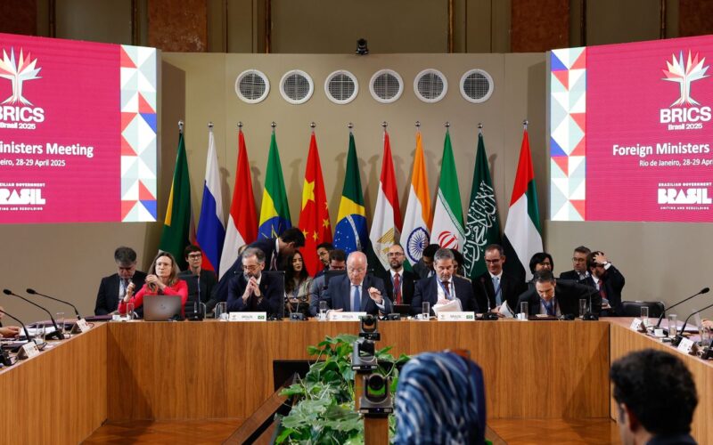 Brasil abre evento do Brics pedindo fim de guerras e de tensões