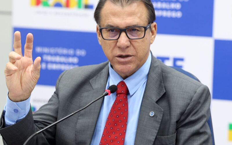 Brasil registrou 71,5 mil postos formais de trabalho em março