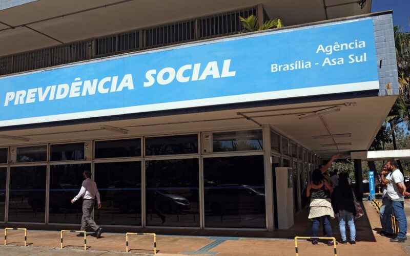 Câmara: oposição protocola pedido de CPI sobre fraude no INSS