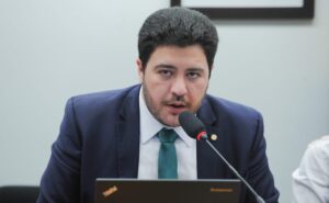 Comissão aprova afixar códigos QR em locais públicos para acesso a serviços - Notícias