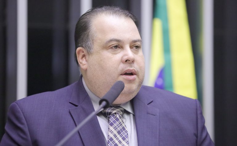 Comissão aprova criação do sistema nacional de difusão de pesquisas científicas - Notícias