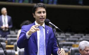 Comissão aprova projeto que destina cavalos vítimas de maus-tratos para centros de equoterapia - Notícias
