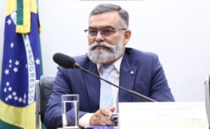 Comissão aprova projeto que regula acesso a contratos eletrônicos em seguros - Notícias