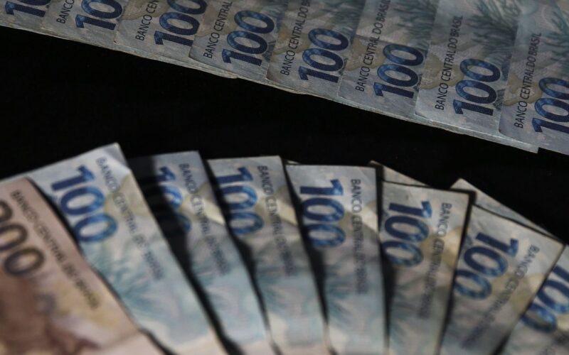 Decreto mantém restrição de R$ 121,5 bi no Orçamento até maio