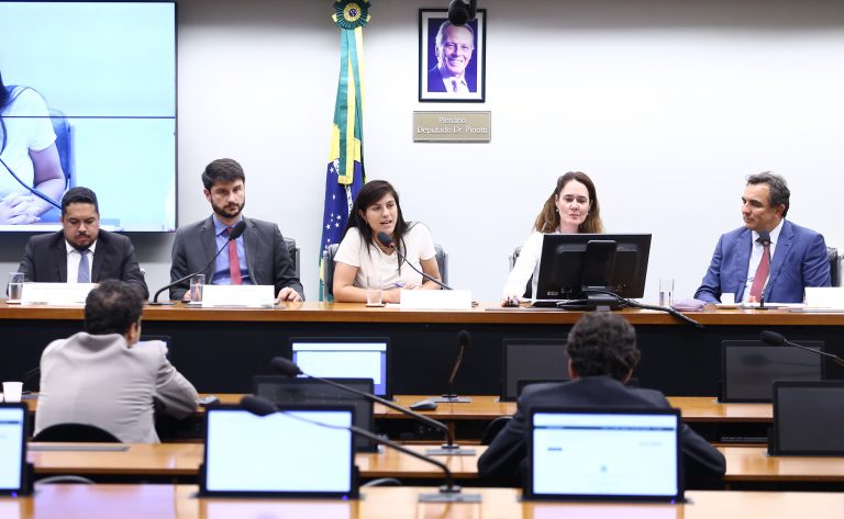 Especialistas propõem novo cálculo para IR baseado na capacidade contributiva das famílias - Notícias