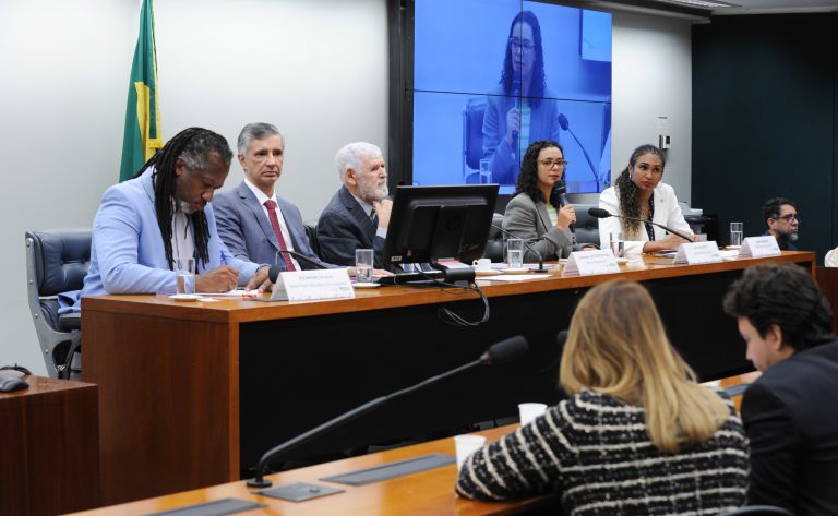 Integração de políticas públicas é essencial para promoção do envelhecimento saudável, dizem especialistas - Notícias