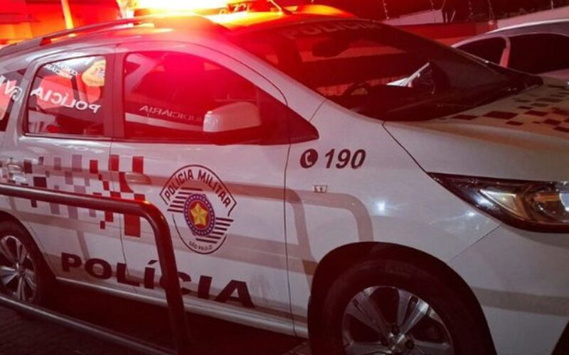 Moradores de favela paulistana fazem barricada contra ação policial
