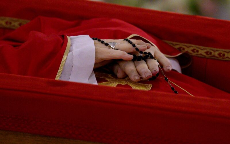 Morte do papa Francisco: “Tudo aconteceu muito rápido”, diz Vaticano