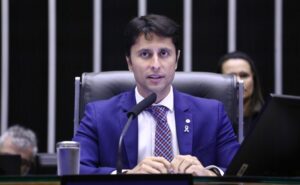 Projeto permite que policiais, bombeiros e militares andem de graça no tranporte público - Notícias