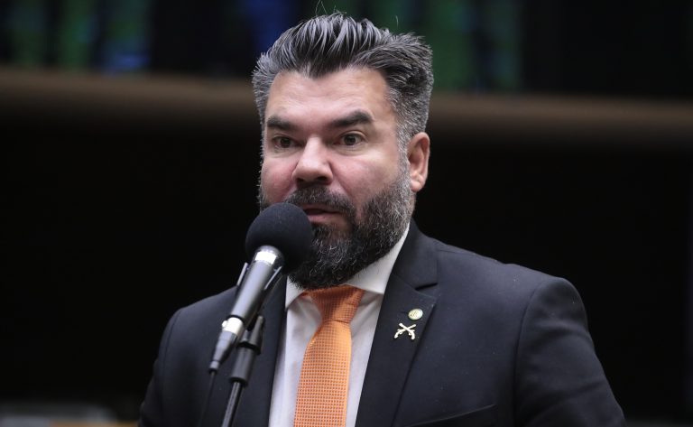 Projeto suspende norma que acabou com benefício tributário para inversor fotovoltaico - Notícias