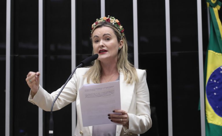 Projeto susta criação, pelo TSE, de centro de combate à desinformação eleitoral - Notícias