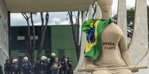 STF tem maioria para condenar mulher que pichou estátua no 8/1