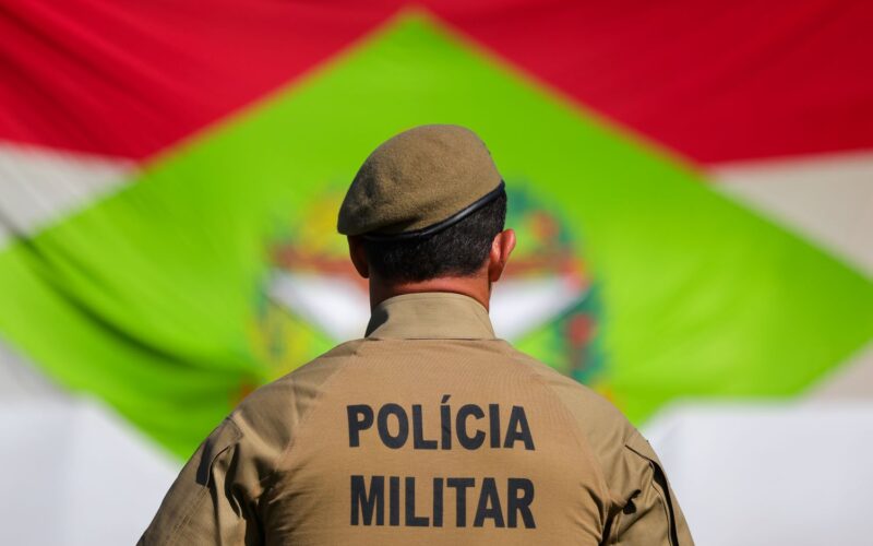 190 anos da PMSC: governador anuncia valorização da carreira militar e reforço no efetivo