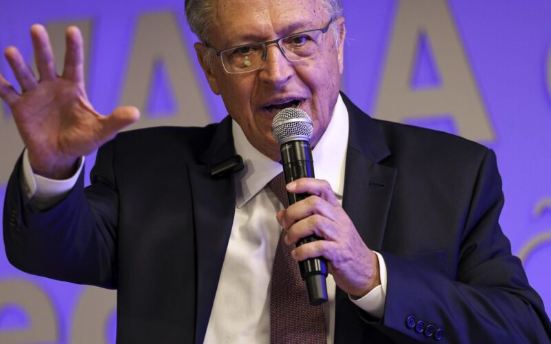 Alckmin passa por exames após sentir enjoo e dores abdominais