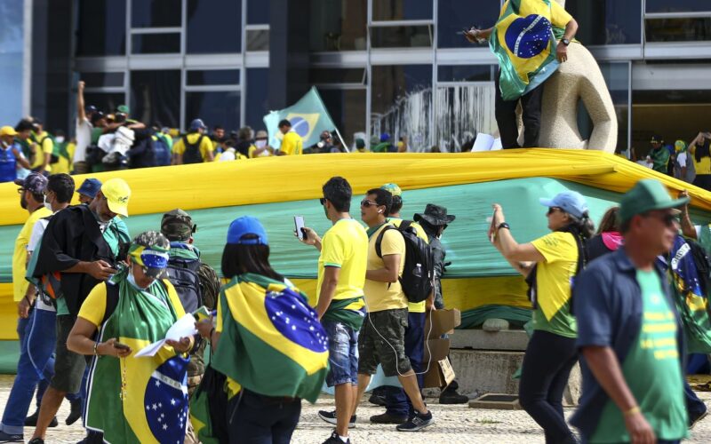 Após pausa, STF retoma julgamento do núcleo 4 da trama golpista