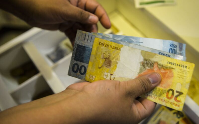 BC informa que brasileiros têm R$ 9,13 bilhões em valores para receber