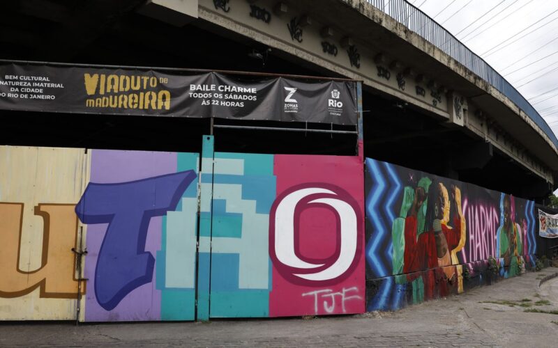 Baile Charme do viaduto de Madureira comemora 35 anos