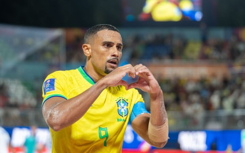 Brasil estreia com vitória no Mundial de Beach Soccer