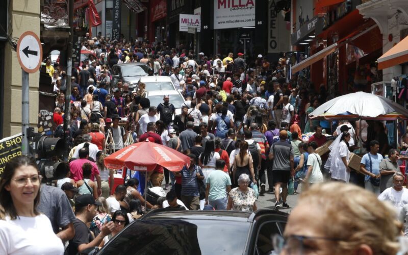 Brasil sobe cinco posições no ranking do IDH e está na 84ª colocação
