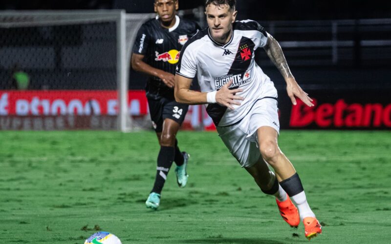 Brasileiro: Vasco enfrenta Bragantino para tentar se afastar do Z4
