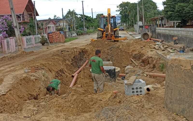 CASAN leva água tratada para comunidade em Turvo