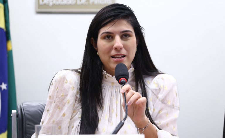 CCJ aprova advertência em embalagens de produtos com risco à gravidez - Notícias