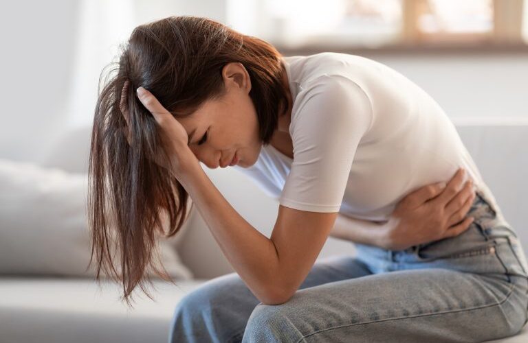 CCJ aprova datas comemorativas e selo para empresa com práticas voltadas a pessoas com endometriose - Notícias