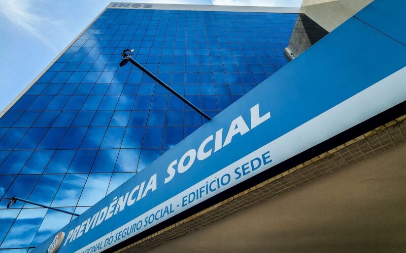 CGU recomendou suspensão de descontos em folha de aposentados