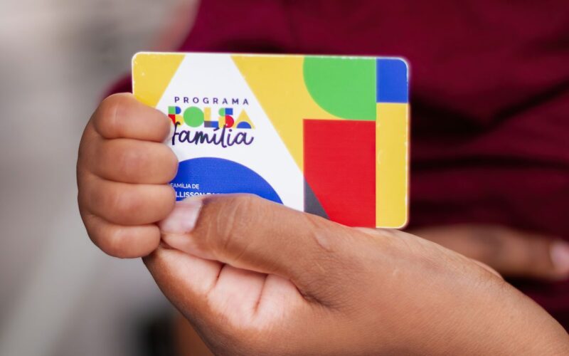 Caixa paga Bolsa Família a beneficiários com NIS de final 4