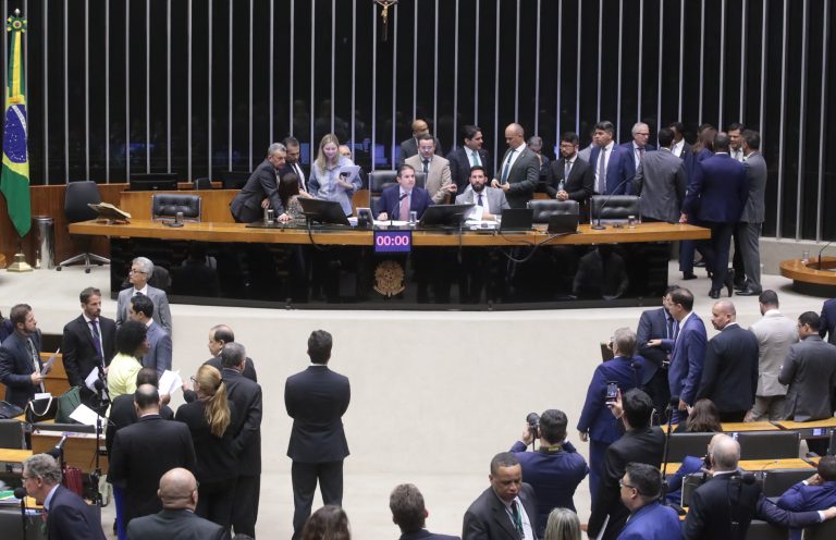 Câmara analisa projeto que cria o Dia Nacional das Defensoras e Defensores de Direitos Humanos; acompanhe – Notícias