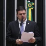 Câmara aprova projeto que aumenta pena de homicídio contra profissionais de saúde - Notícias