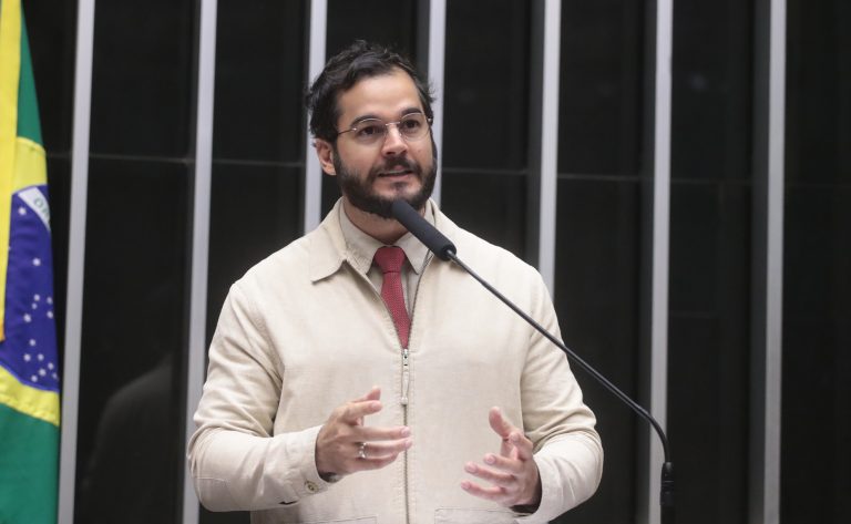 Câmara aprova projeto que cria a Lei do Mar - Notícias