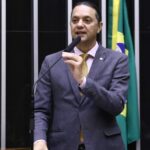 Câmara aprova projeto que exige botão de pânico em aplicativos de transporte – Notícias