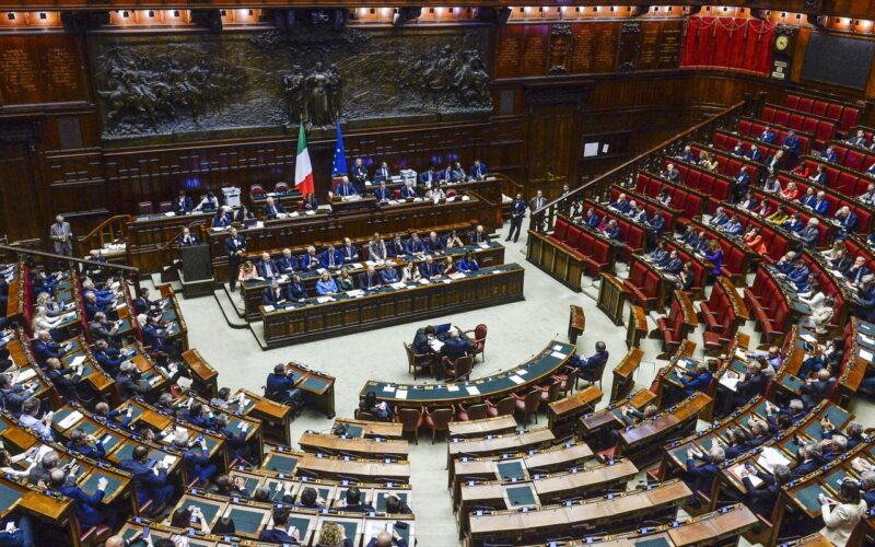 Câmara dos Deputados na Itália aprova decreto que restringe cidadania