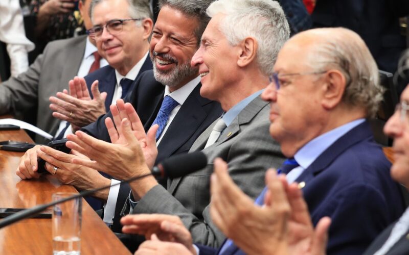 Câmara instala comissão sobre isenção do Imposto de Renda até R$ 5 mil