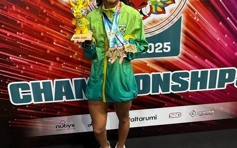 Carioca de 14 anos conquista Mundial sub-17 de levantamento de peso