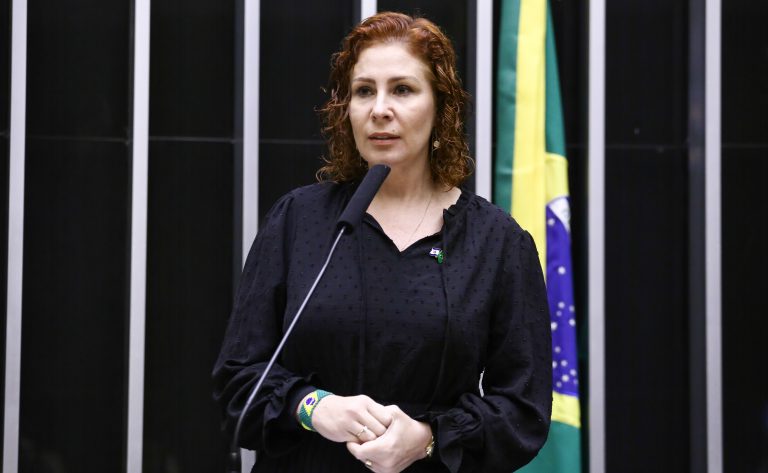 Carla Zambelli culpa hacker e diz que vai recorrer contra prisão decretada pelo STF - Notícias