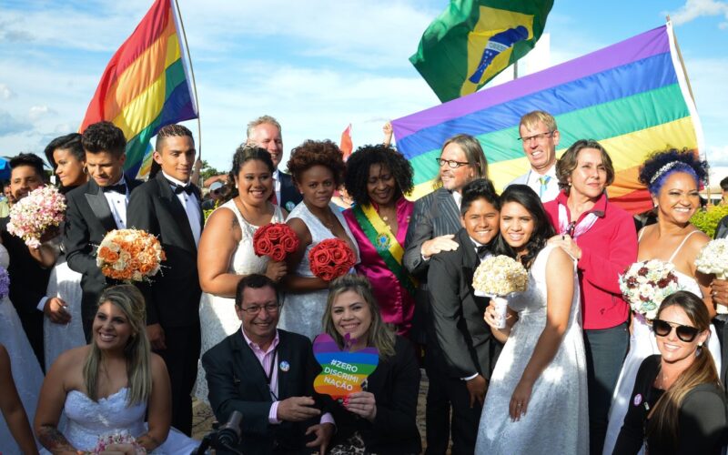 Casamento entre mulheres cresce 5,9% e é recorde em 2023, mostra IBGE