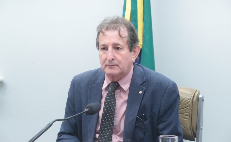 Cientistas denunciam danos à saúde reprodutiva causados por agrotóxicos - Notícias
