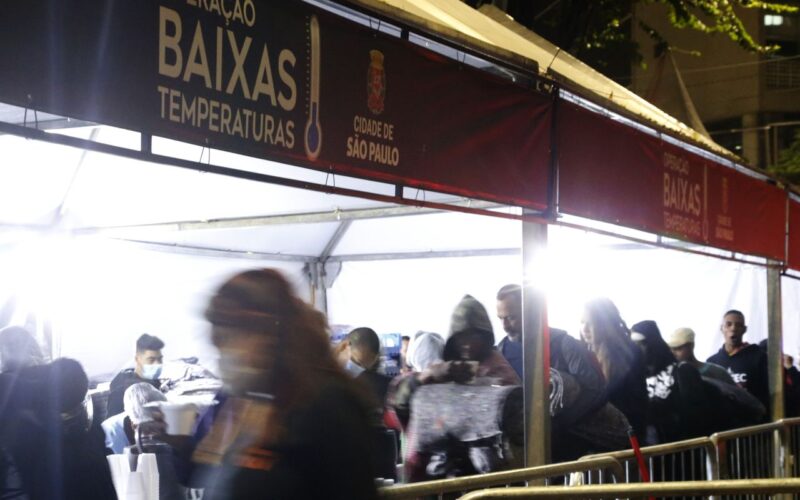 Com o frio, SP aciona operação para pessoas em situação de rua