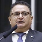Comissão aprova atendimento em Libras em órgãos públicos, concessionárias e bancos - Notícias