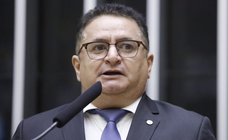 Comissão aprova atendimento em Libras em órgãos públicos, concessionárias e bancos – Notícias