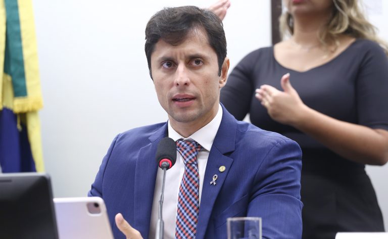 Comissão aprova equoterapia no SUS para reabilitação de pessoas com deficiência - Notícias