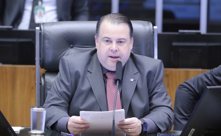 Comissão aprova exigência de conversor digital integrado em aparelhos de TV - Notícias