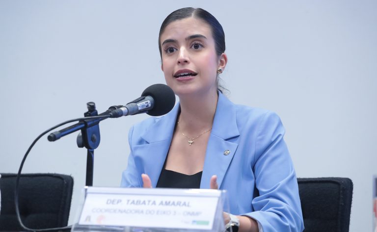 Comissão aprova inclusão do combate ao preconceito contra a pobreza na educação básica - Notícias