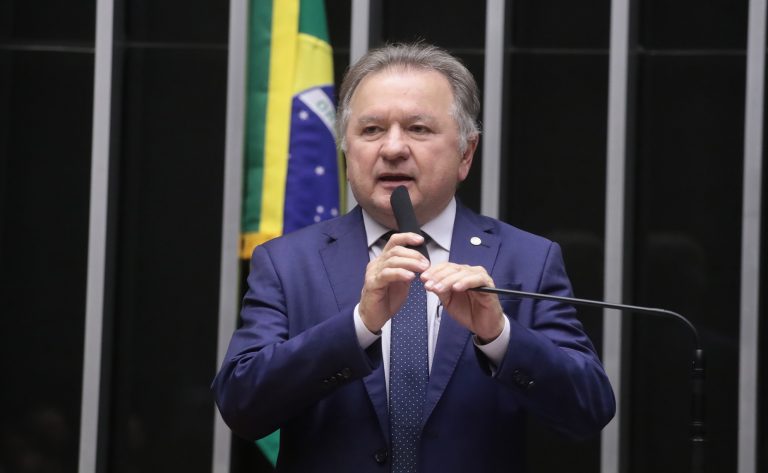 Comissão aprova isenção de tributos de telecomunicações para rádios e TVs do Legislativo, Judiciário e EBC - Notícias