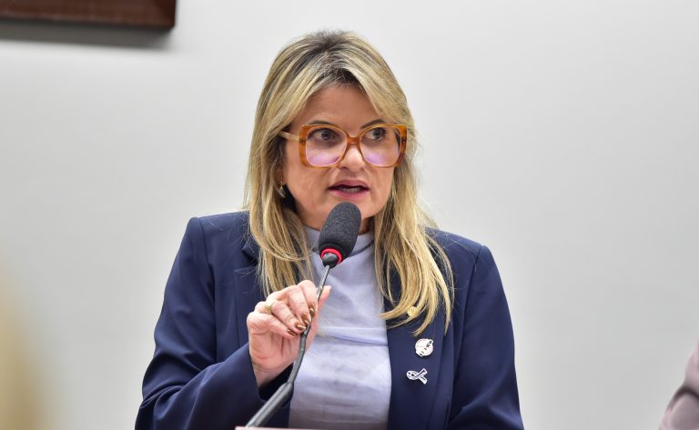Comissão aprova proposta que autoriza acesso a dados sobre nascidos vivos com deficiência - Notícias