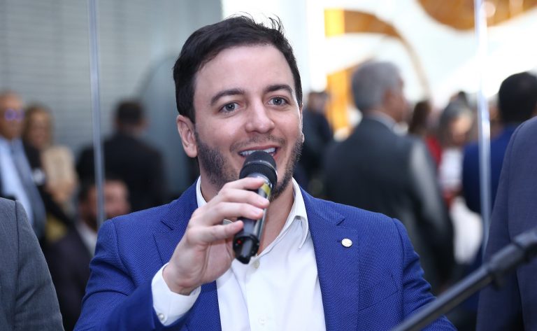 Comissão aprova proposta que torna crime a prática ilegal de medicina veterinária - Notícias