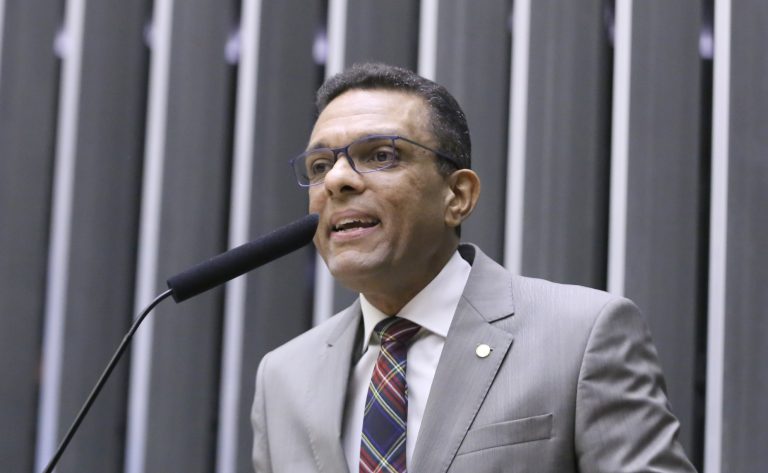 Comissão debate importância da audiodescrição para inclusão social de pessoas com deficiência visual - Notícias
